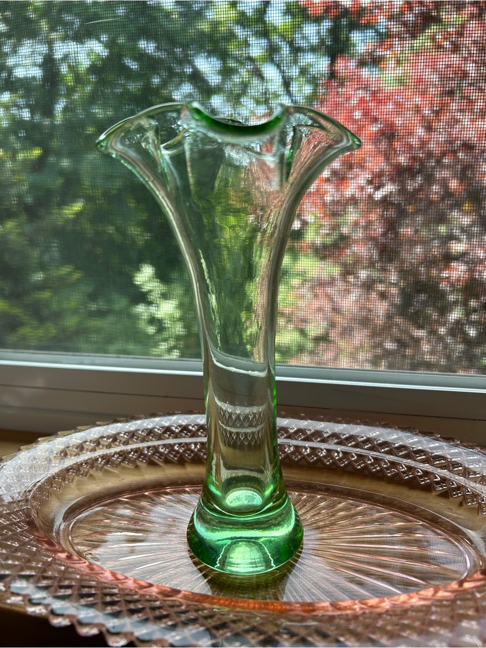 Murano Italian Hand Blown Green Ruffled Edge Glass Vase 7” Lime Green Lily Flare